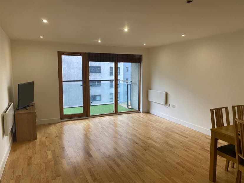 Flat 61, Mackenzie House Chadwick Street, Hunslet - Image 4