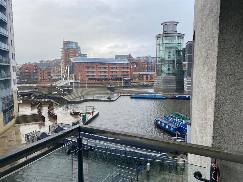 Flat 61, Mackenzie House Chadwick Street, Hunslet - Image 1