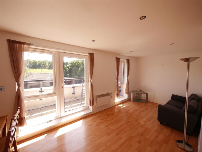 Flat 19, Holborn Central Rampart Road, Leeds - Image 1