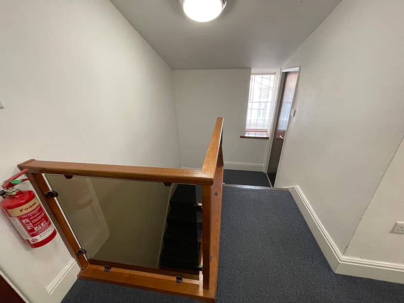 18 Hyde Park Corner, Moor View - Image 5