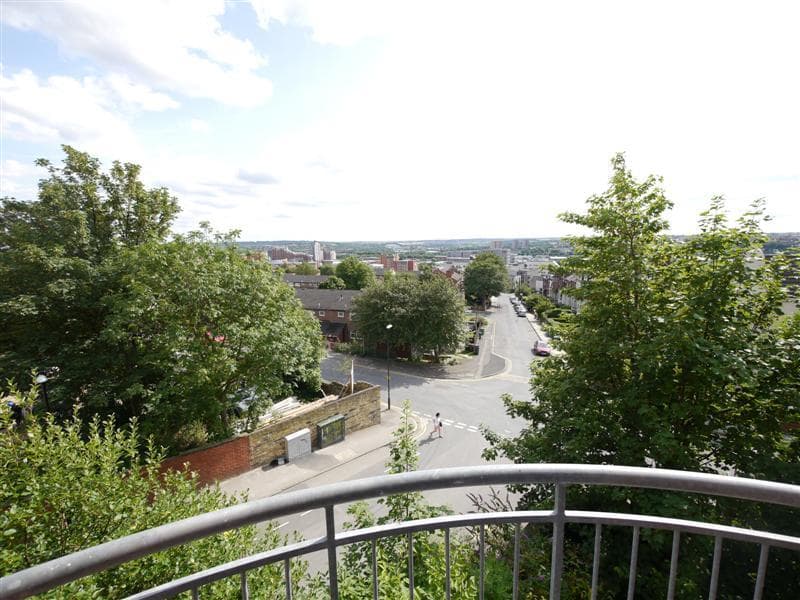 Flat 8, 1 Victoria Street Room 2, 1 Victoria Street, Leeds - Image 6