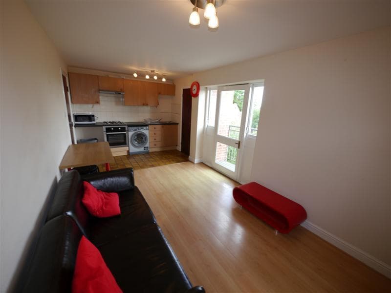 Flat 8, 1 Victoria Street Room 2, 1 Victoria Street, Leeds - Image 10