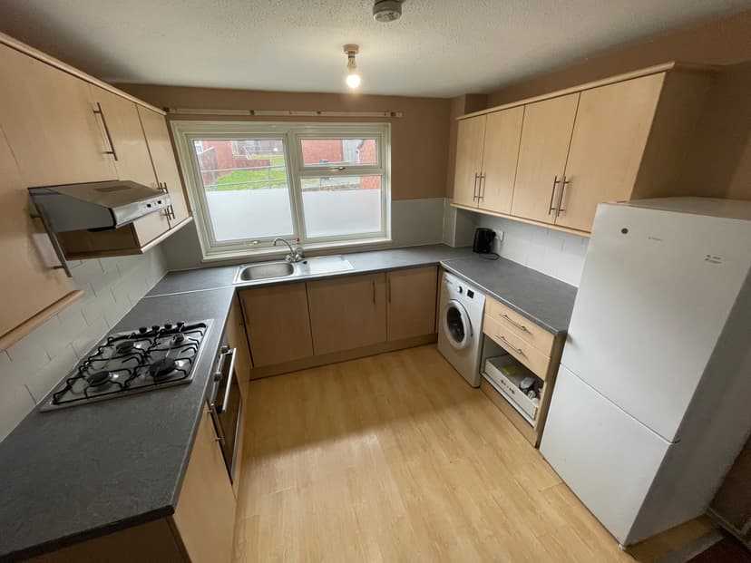 23 Kendal Close, Leeds - Image 3