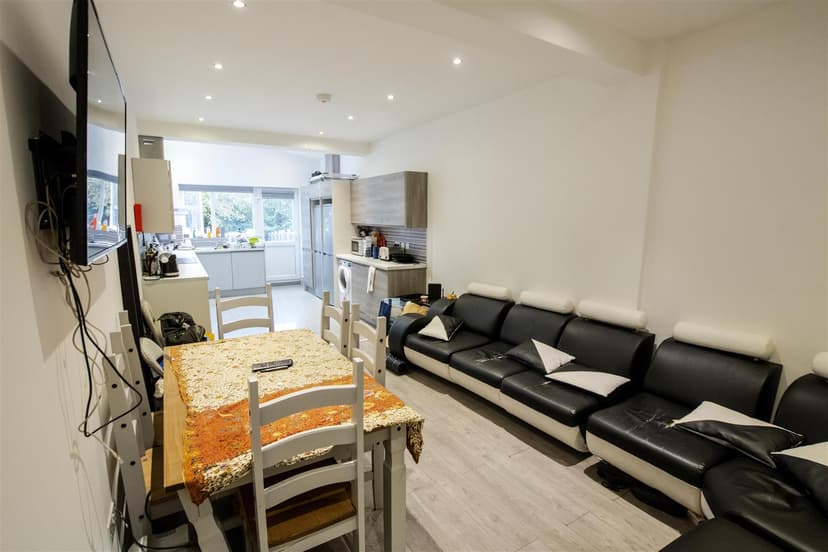 185, Tiverton Road - Image 11