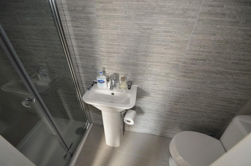 185, Tiverton Road - Image 4