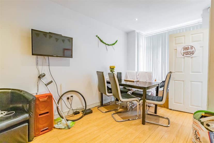 203, Dawlish Road - Image 19