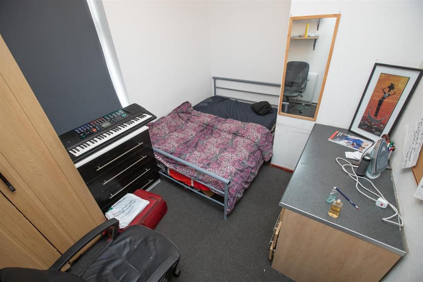 546, Bristol Road - Image 9