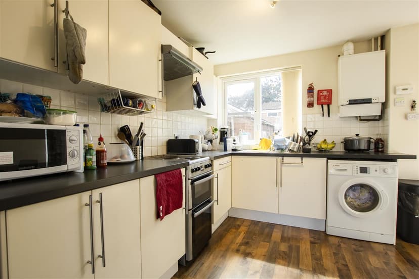 Sir Harrys Road - Image 15