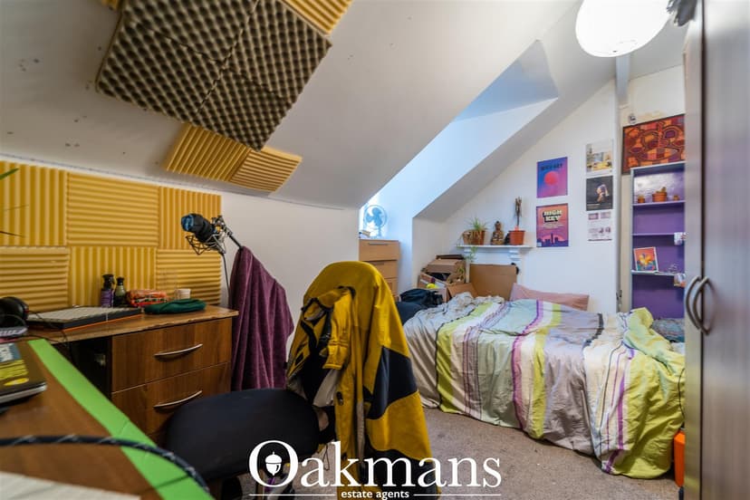 31, Mostyn Road - Image 1