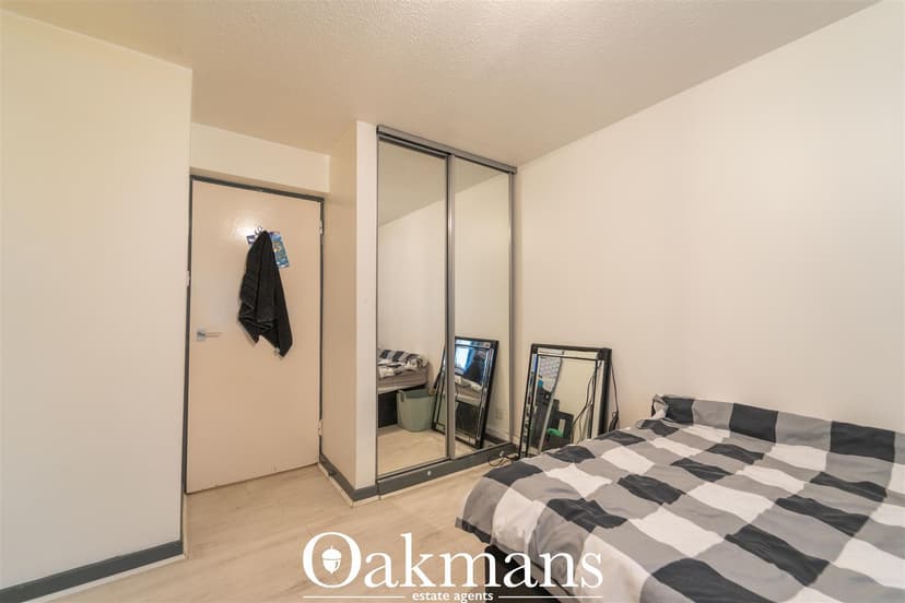 Flat 3, Appleton Court, Gilldown Place - Image 2