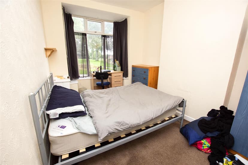 253, Warwards Lane - Image 4