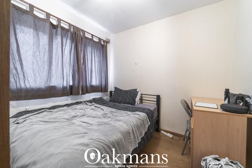 16, East Drive - Image 20