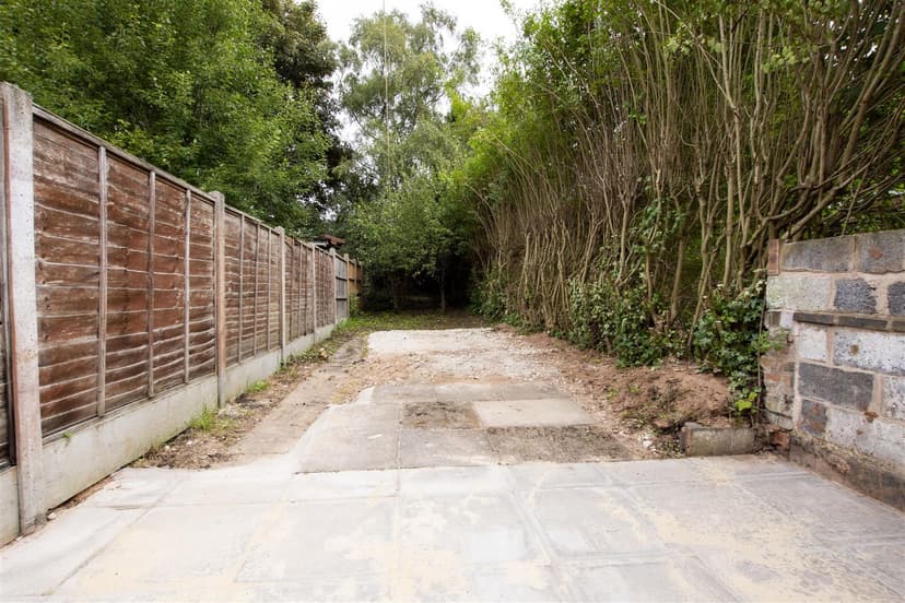 317, Tiverton Road - Image 1