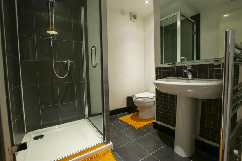 11, Shepherds Gardens - Image 3