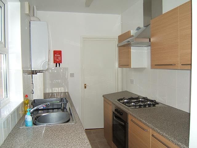 54, Gleave Road - Image 13