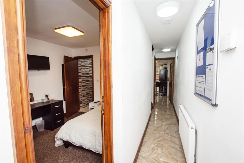 10, Holly Grove, Hubert Road - Image 14