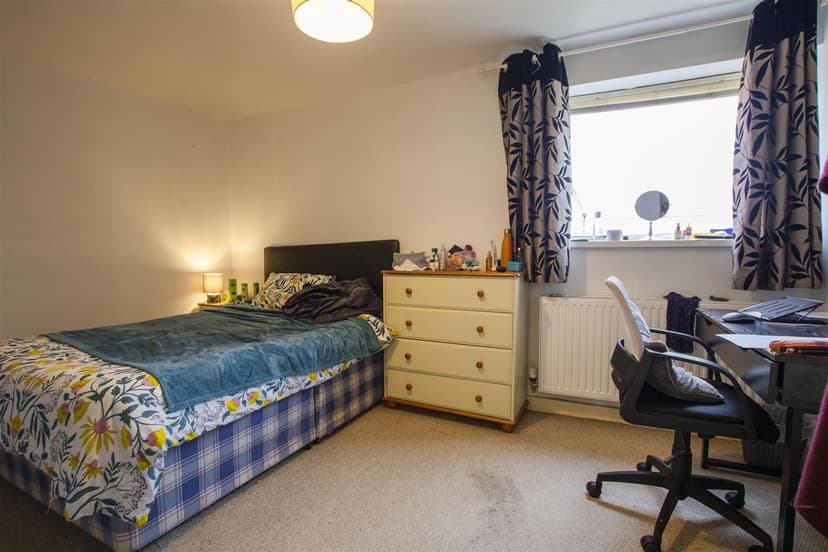 Flat 17, Edencroft, Wheeleys Road - Image 2