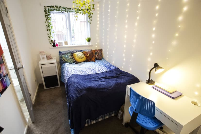 80, Heeley Road - Image 4