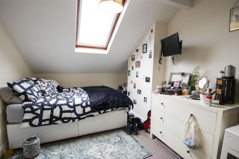 124, Raddlebarn Road - Image 11