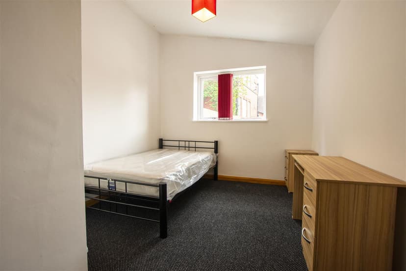 88, Raddlebarn Road - Image 9