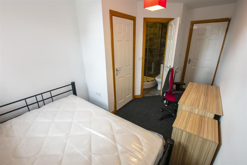 88, Raddlebarn Road - Image 7