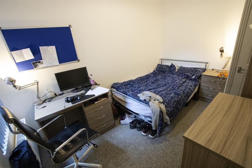 31, Selly Hill Road - Image 2