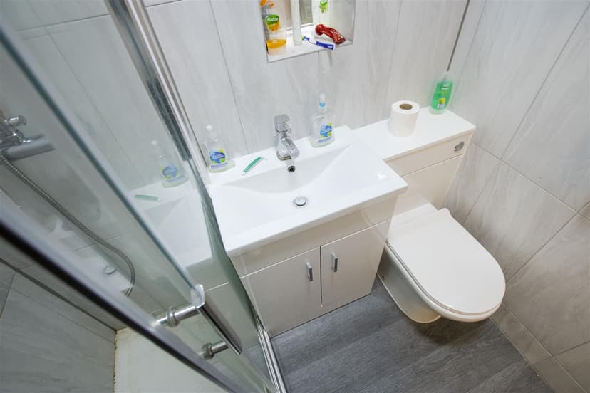 31, Selly Hill Road - Image 1