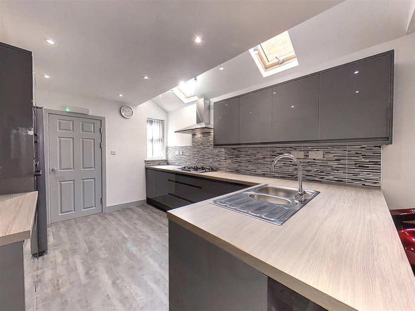 146, Dawlish Road - Image 24