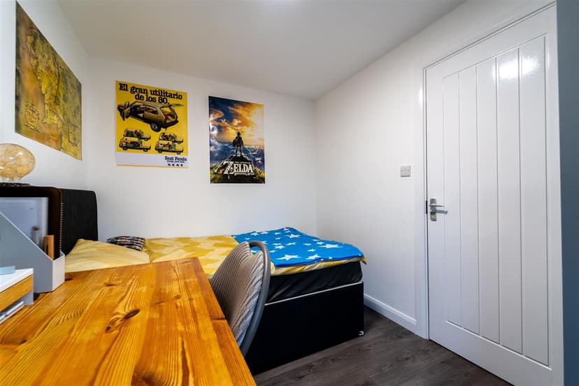 42, Roman Way - Image 22