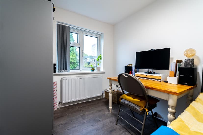 42, Roman Way - Image 21