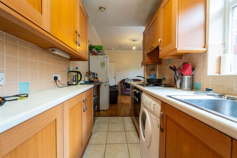 56, Hubert Road - Image 19