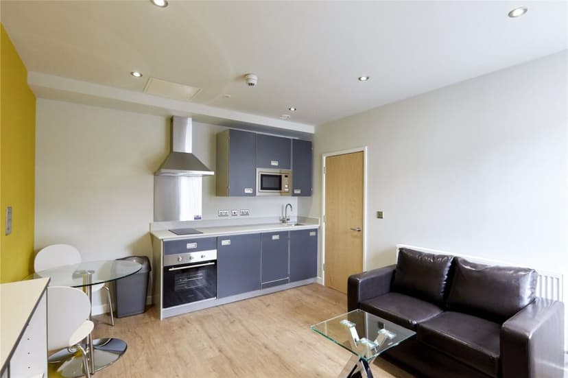 Queens Road (Flat 11) - Image 1