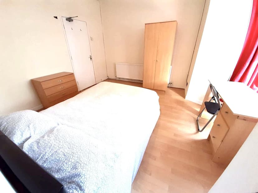 127 St Helens Avenue - Image 4