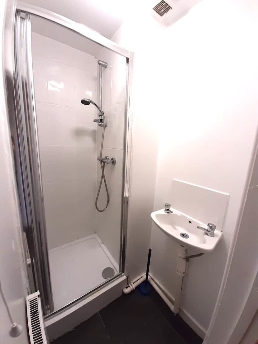 127 St Helens Avenue - Image 13