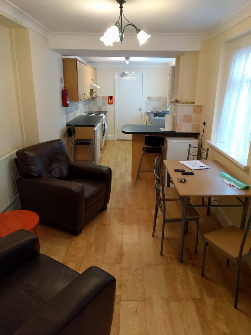 5 Argyle Street - Image 2