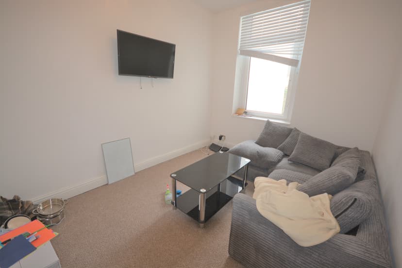 166 St Helens Avenue - Image 4