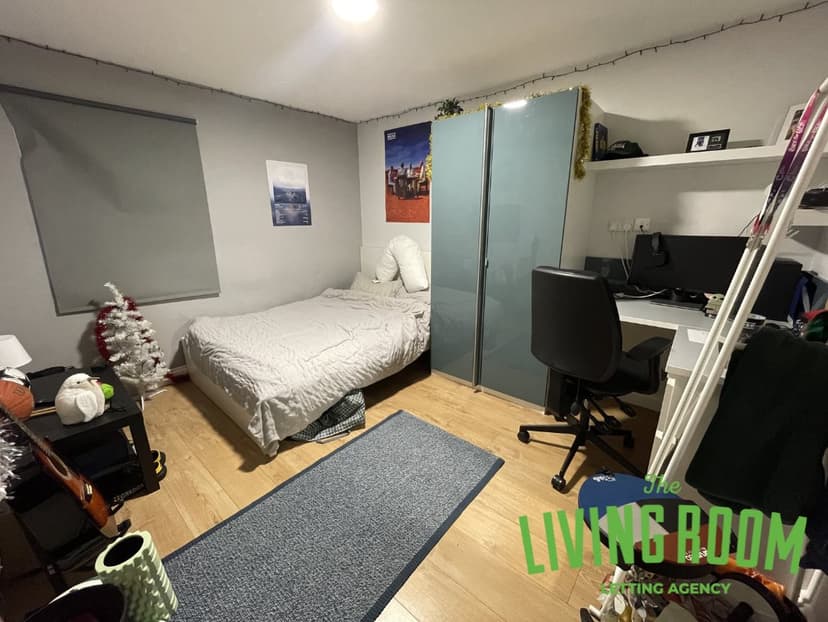 Library Court - Image 12