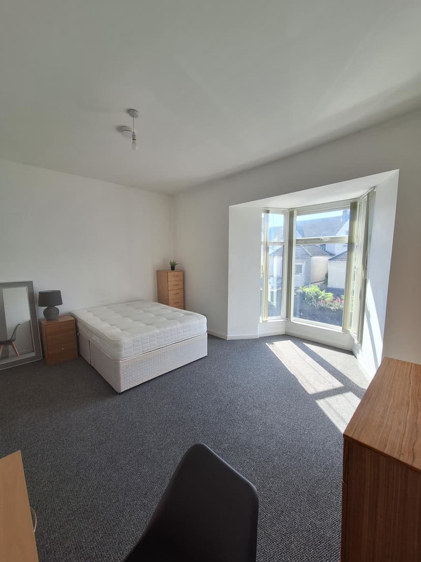 68 Cromwell Street - Image 2