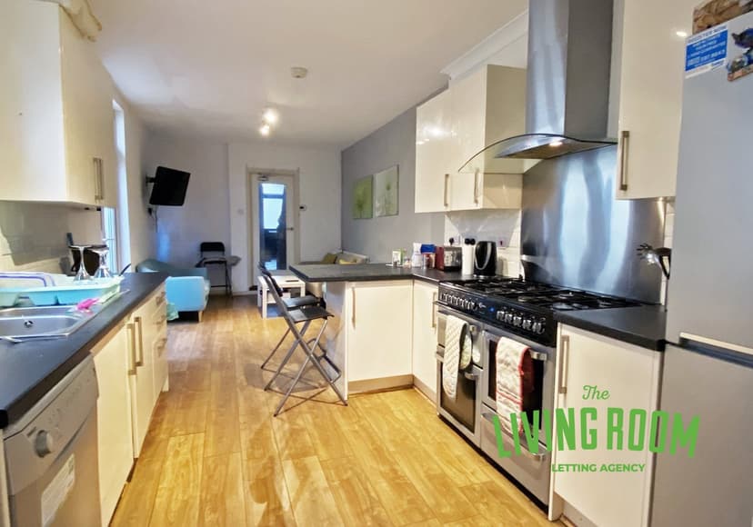 176 Mackintosh Place - Image 5