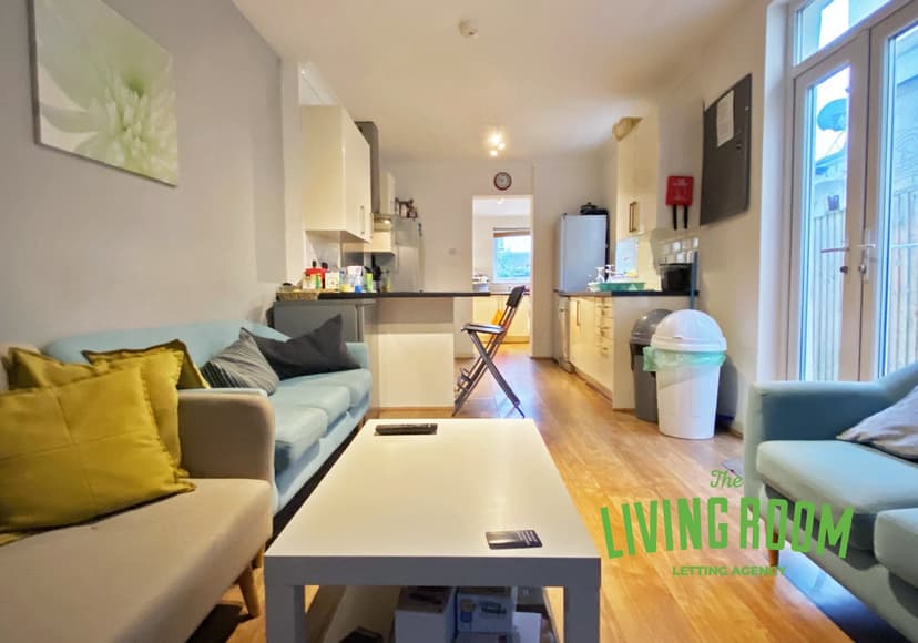 176 Mackintosh Place - Image 4