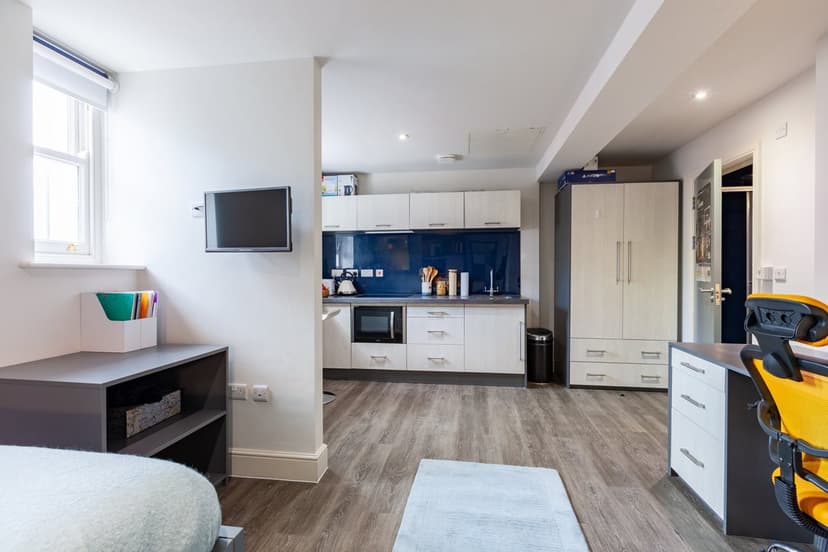 19 Princess Way, St Mary`s Court - Image 5