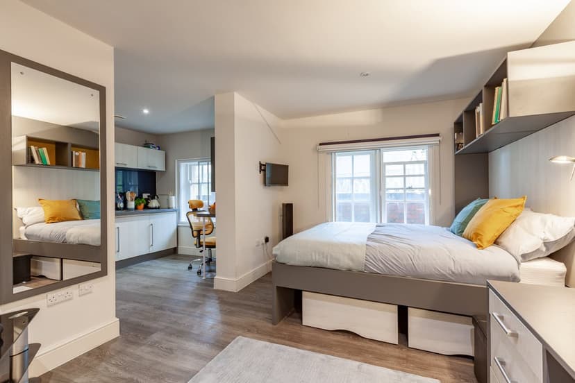 St Mary`s Court St Mary`s Square - Image 3