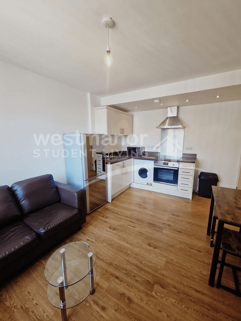 Charlesworth House - Image 3