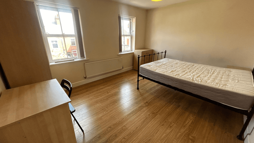 68 Eastleigh Road, Leicester - Image 6