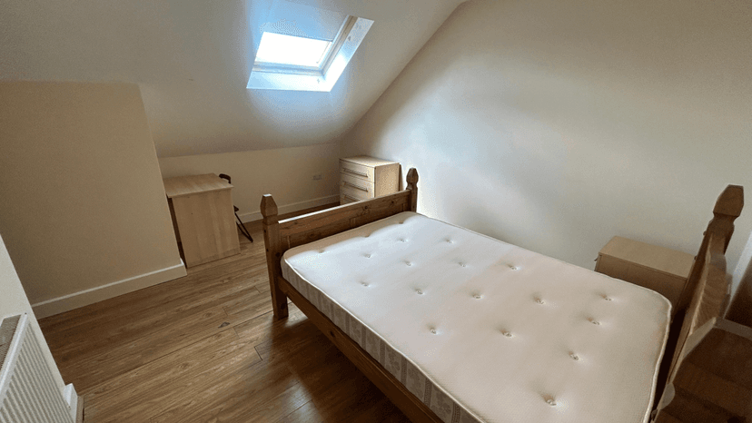 70 Eastleigh Road, Leicester - Image 12