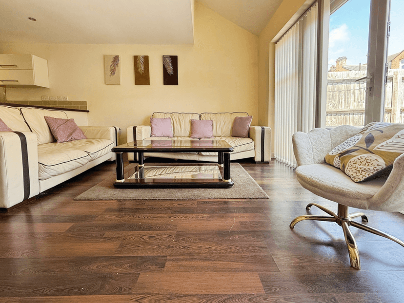 86 Eastleigh Road, Leicester - Image 3