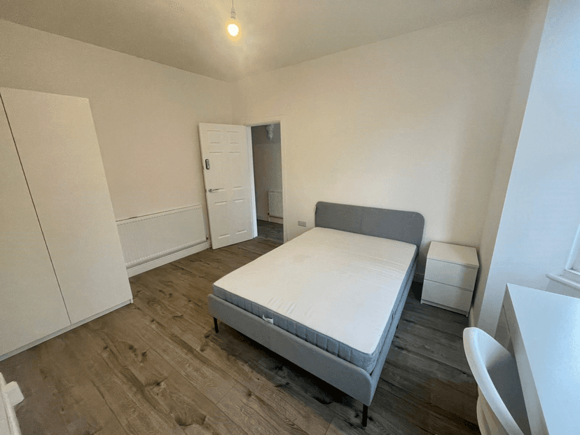 29 Pinhoe Road, Exeter, EX4 - Image 2