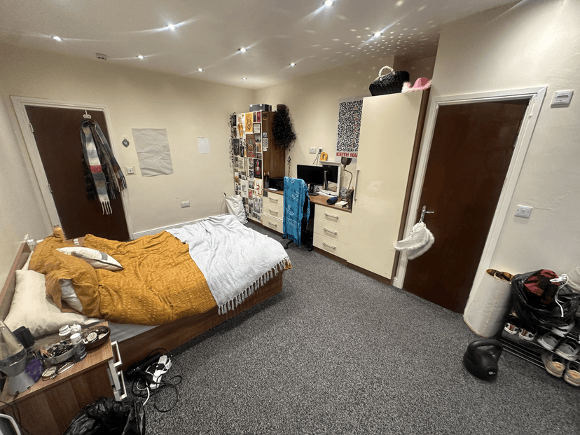 9 EN SUITES 9 BED STUNNER - Image 2