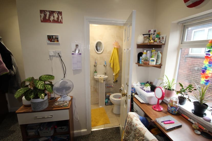 4 Ashwood Terrace, Leeds - Image 5