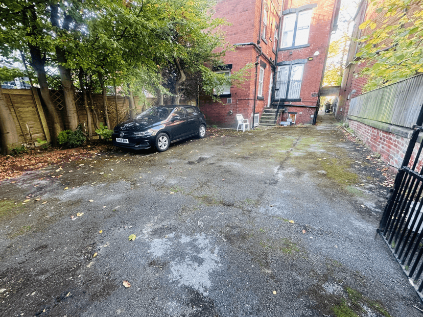 236 Kirkstall Lane, Leeds - Image 3